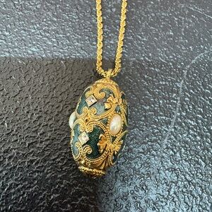 Vintage gold and green color egg pendant necklace
